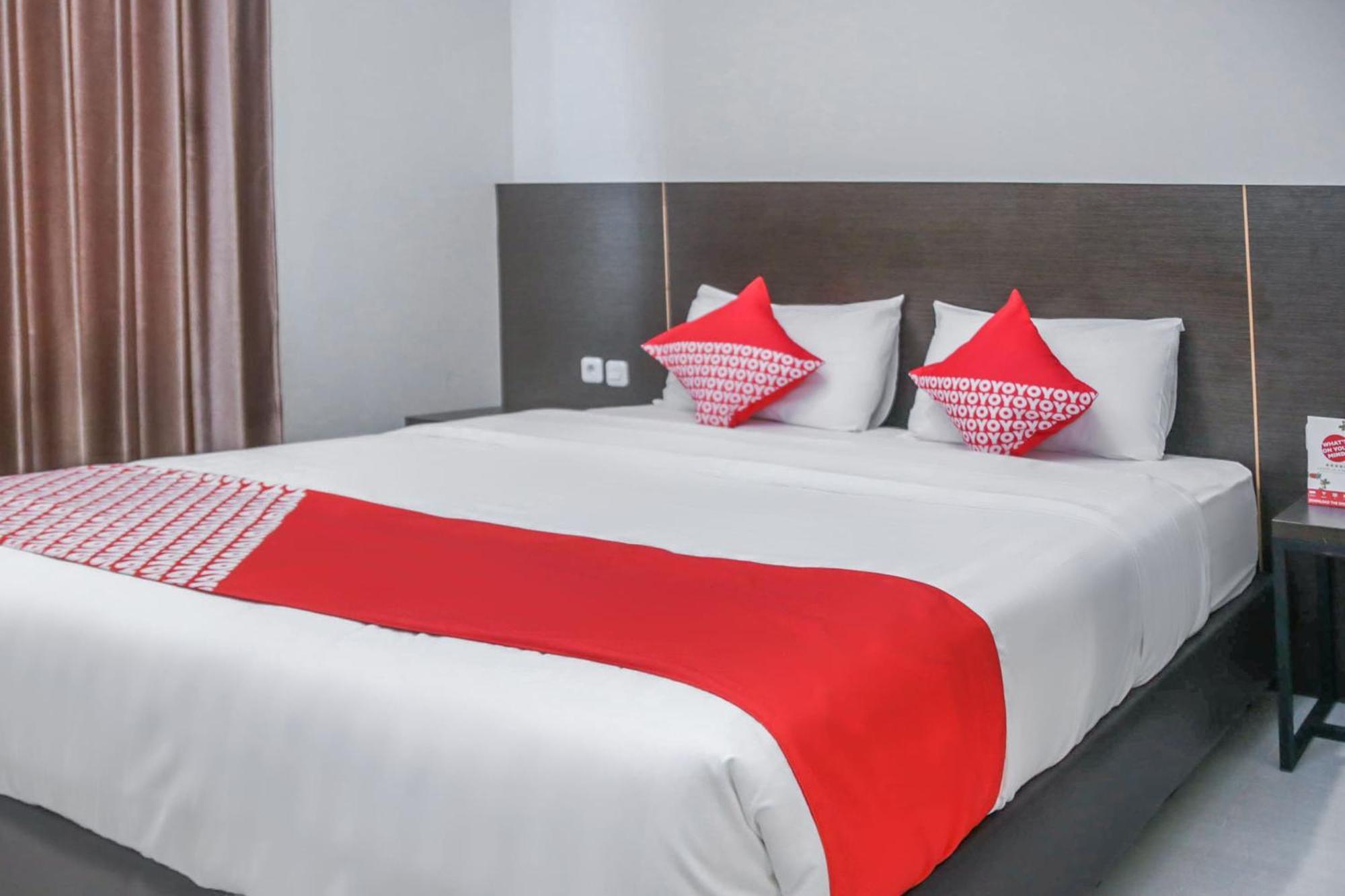 OYO 1006 Azzahra Guest House Syariah Ambon Exterior foto